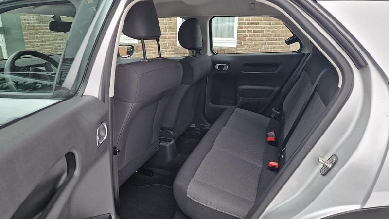 Gebraucht Citroën C4 Feel 99 PS (72 kW) 2016 Lackierung aluminiumgrau/met SUV