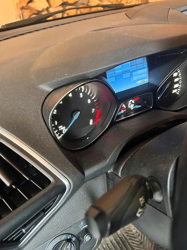 Gebraucht Ford Kuga 150 PS (110 kW) 2015 SUV