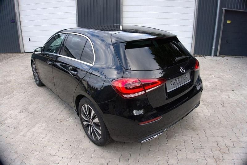 Schwarz Gebraucht 2021 Mercedes A220 Limousine | 21.899 € (Guter Preis) - Bild 1/4