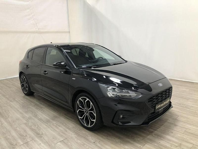 Second-hand Ford Focus ST-Line 182 CP (133 kW) 2020 Negru Berlinǎ