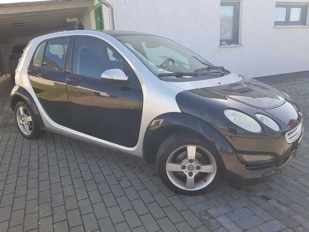 Second-hand Smart ForFour Passion 95 CP (69 kW) 2005 Negru Hatchback