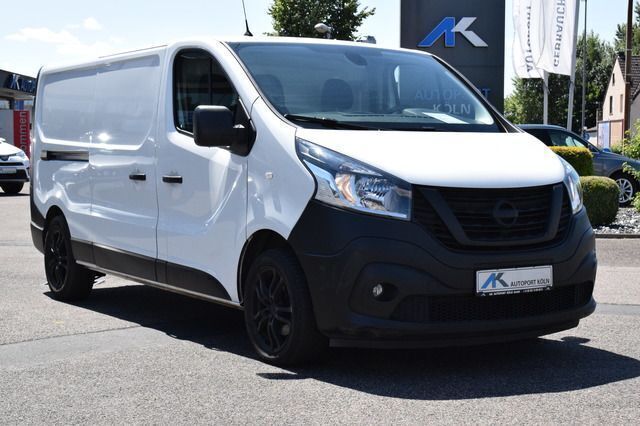 Weiß Gebraucht 2021 Nissan NV300 Comfort Van | 16.850 € - Bild 1/4