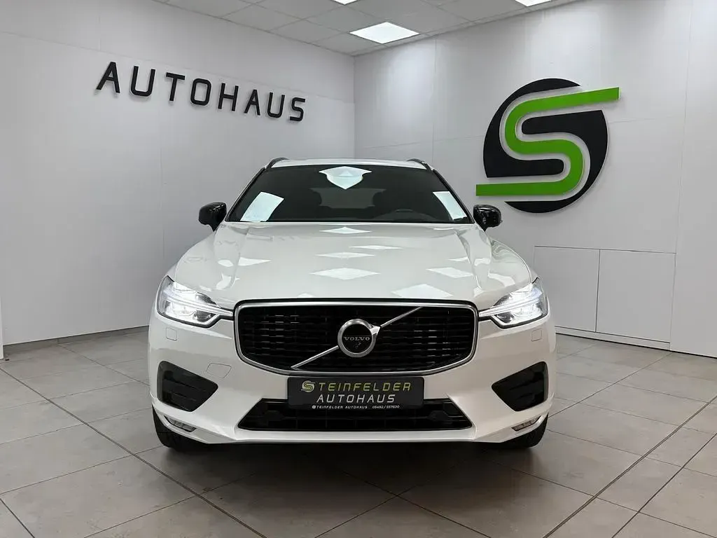 Gebraucht Volvo XC60 R-Design 235 PS (172 kW) 2020 Crystal white SUV