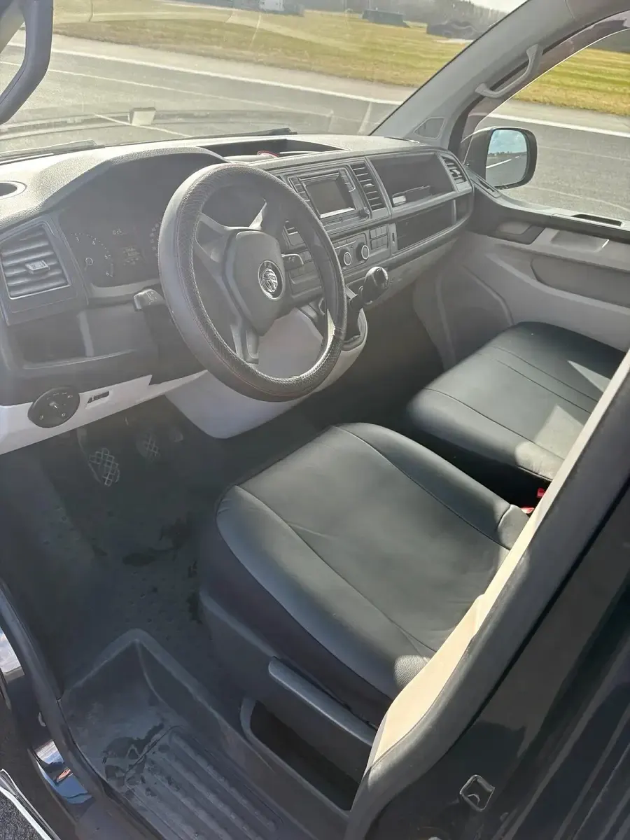 Gebraucht VW T5 102 PS (75 kW) 2015 Schwarz Van