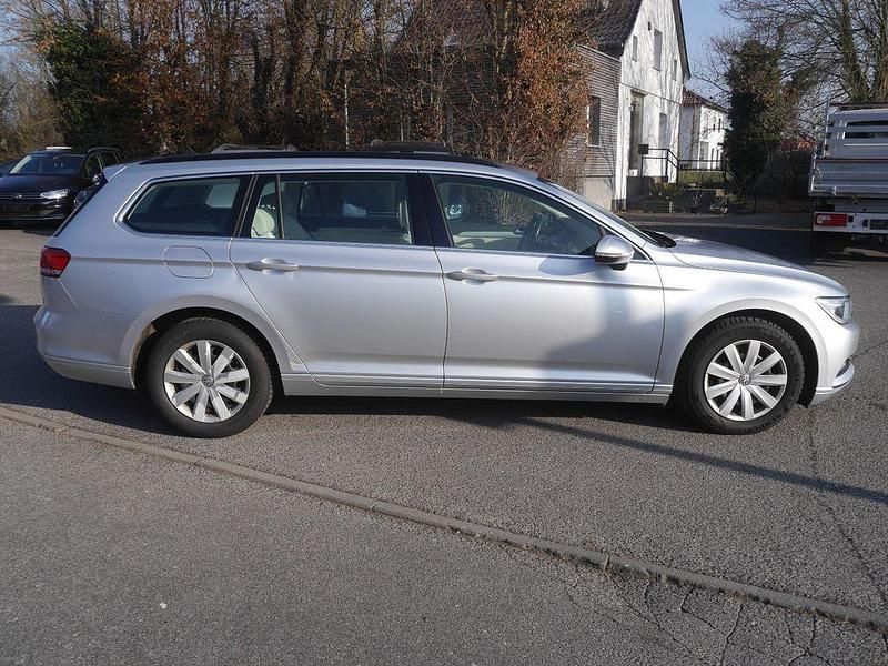 Second-hand VW Passat Comfortline 150 CP (110 kW) 2018 Argintiu Break