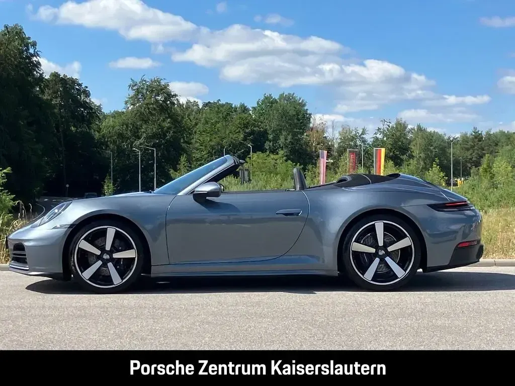 Gebraucht Porsche 911 Carrera Cabriolet 394 PS (289 kW) 2025 Grau Cabrio