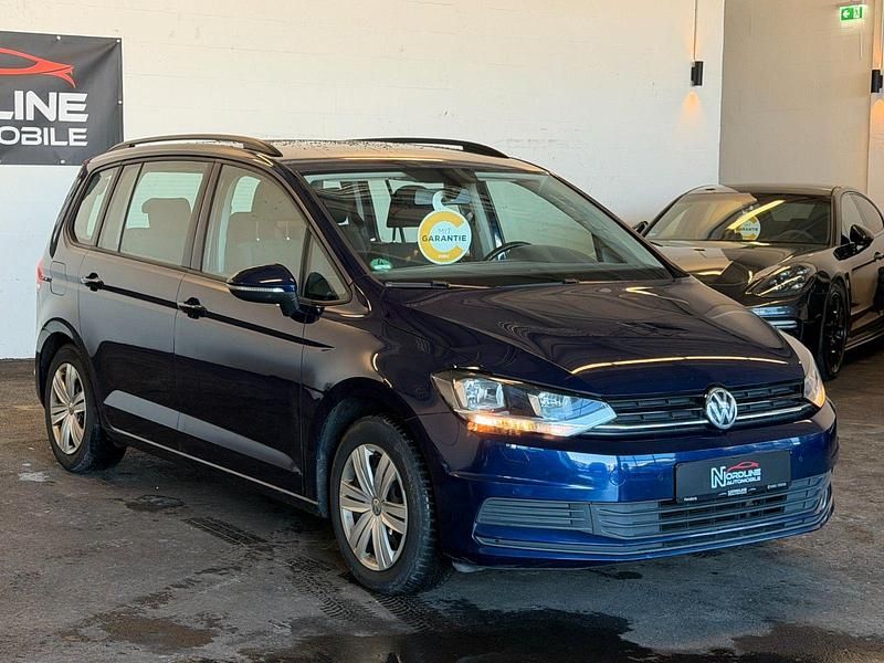 Gebraucht VW Touran Trendline 110 PS (80 kW) 2016 Blau Van / Kleinbus