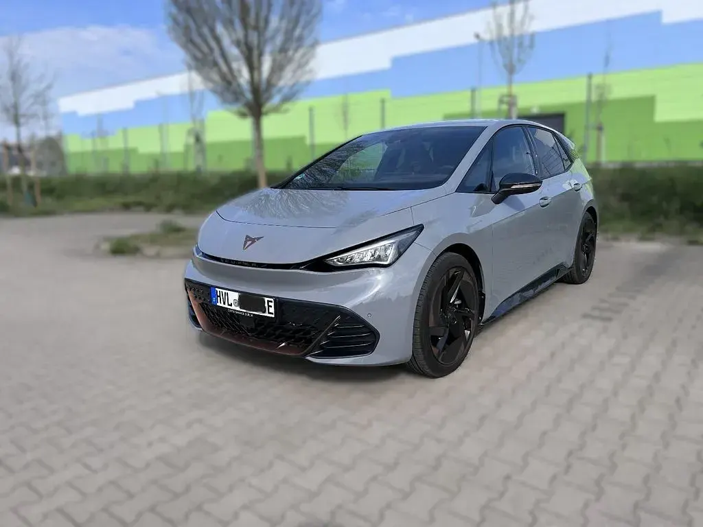 Używany Cupra Born e-Boost 169 kW (231 KM) 2023 Szary Hatchback
