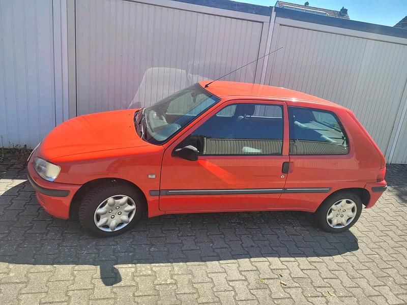 Gebraucht Peugeot 106 60 PS (44 kW) 2002 Rot Kleinwagen