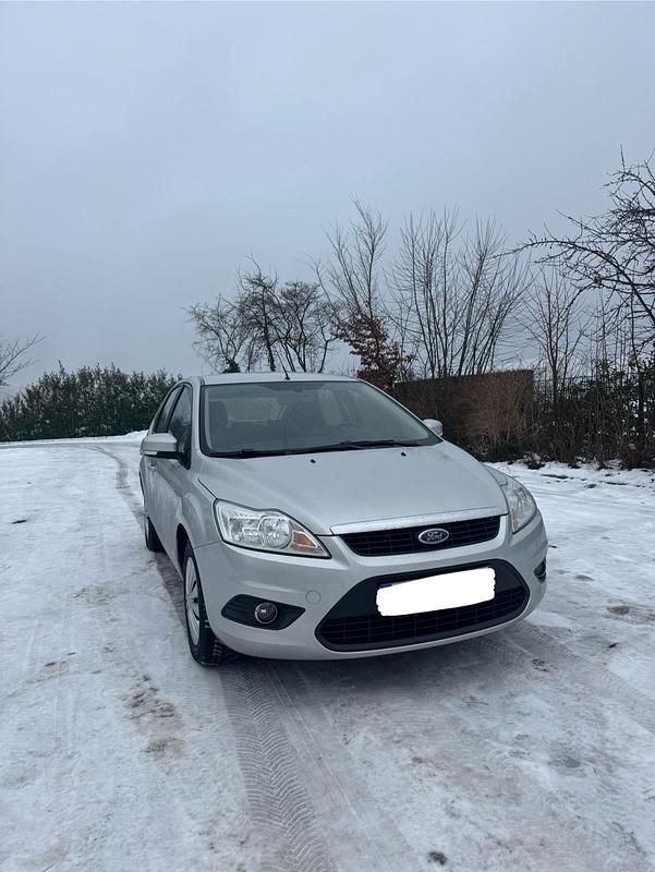 Gebraucht Ford Focus 101 PS (74 kW) 2010 Silber Limousine