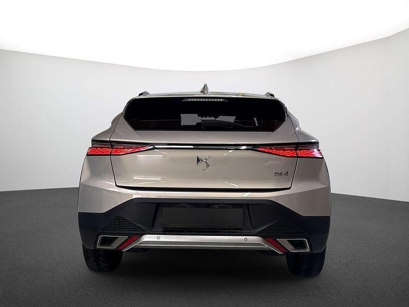 Gebraucht DS Automobiles DS4 Crossback Rivoli 131 PS (96 kW) 2023 Lackierung chrystal pearl/typ aussenverkleidung metalliclackierung SUV