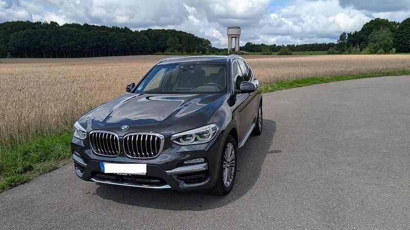 Grau Gebraucht 2019 BMW X3 Luxury Line SUV | 31.500 € (Fairer Preis) - Bild 1/4
