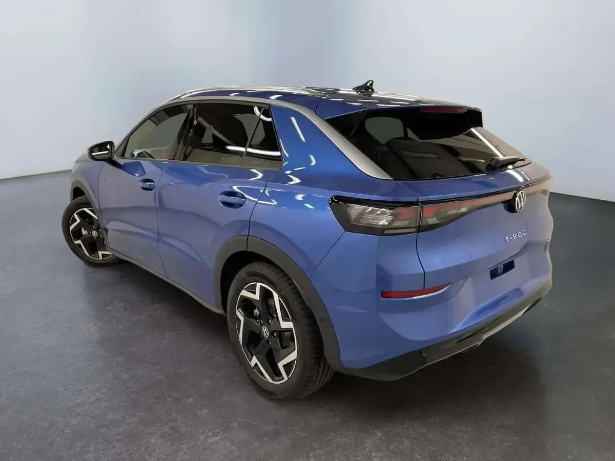 Neu VW T-Roc R-line 150 PS (110 kW) 2026 7x  celestial blue met. SUV