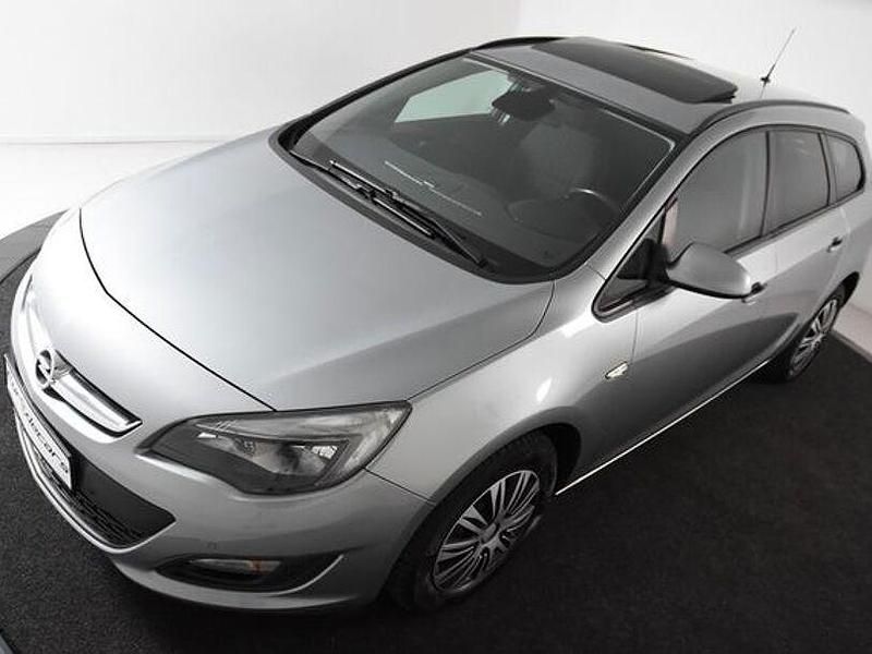 Gebraucht Opel Astra Edition 116 PS (85 kW) 2014 Grau Kombi