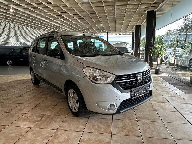 Grau Gebraucht 2021 Dacia Lodgy Comfort Van / Kleinbus | 8.900 € (Superpreis) - Bild 1/4