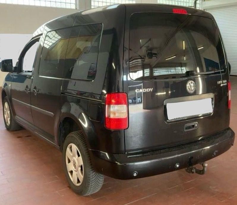 Usata VW Caddy Team 105 CV (77 kW) 2010 Nero Monovolume