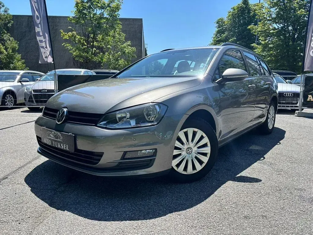 Gebraucht VW Golf VII Trendline 105 PS (77 kW) 2015 Grau Kombi