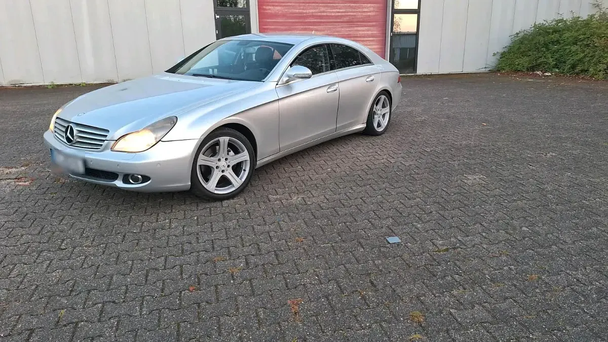 Gebraucht Mercedes CLS320 224 PS (164 kW) 2006 Silber Coupé