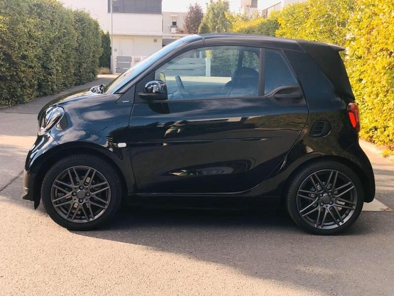Gebraucht Smart ForTwo Cabrio Brabus 90 PS (66 kW) 2018 Schwarz Cabrio