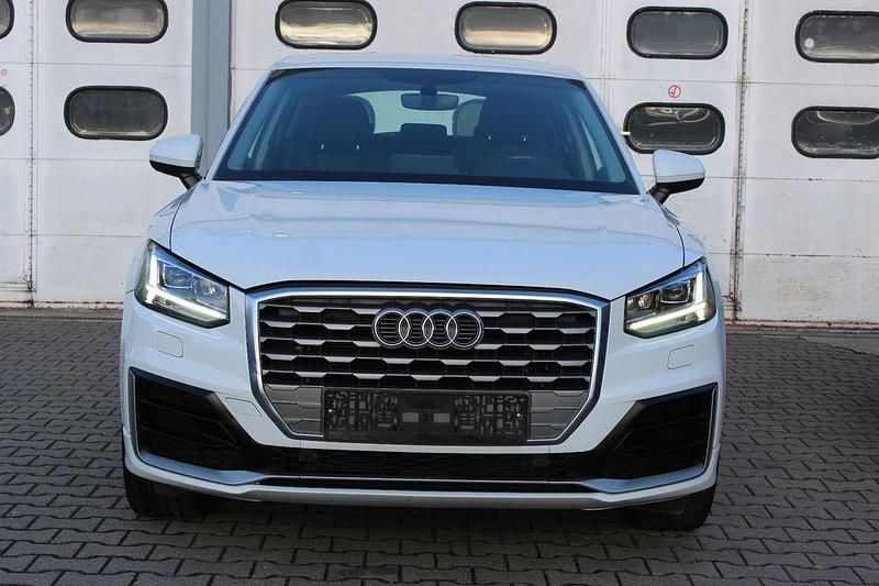 Gebraucht Audi Q2 S-Line 150 PS (110 kW) 2020 Gletscherweiss SUV