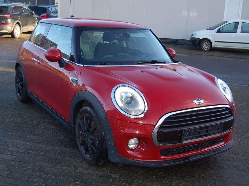 Second-hand Mini Cooper 136 CP (100 kW) 2016 Roșu Hatchback