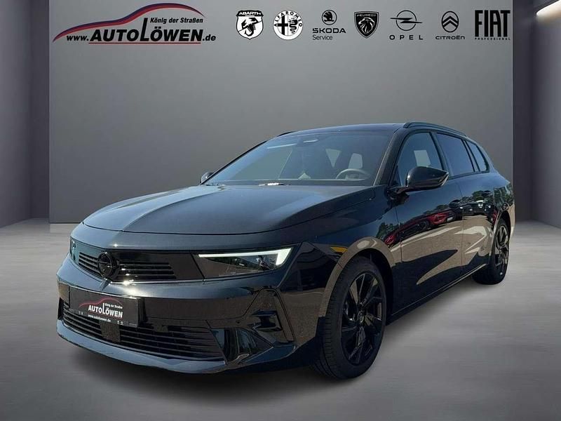 Neu Opel Astra 131 PS (96 kW) 2025 Karbon schwarz (schwarz) Kombi