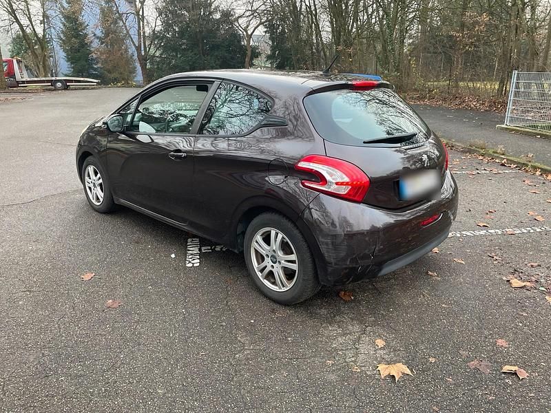 Gebraucht Peugeot 208 95 PS (69 kW) 2012 Kleinwagen