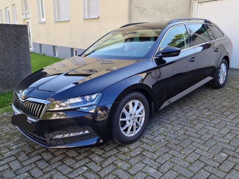 Schwarz Gebraucht 2019 Skoda Superb Ambition Kombi | 17.900 € (Guter Preis) - Bild 1/4