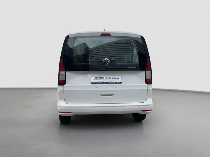 Second-hand VW Caddy Maxi 122 CP (89 kW) 2023 Alb Monovolum