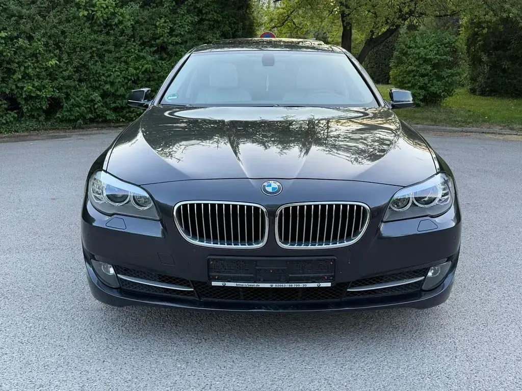 Gebraucht BMW 530 Performance 258 PS (189 kW) 2011 Schwarz Limousine