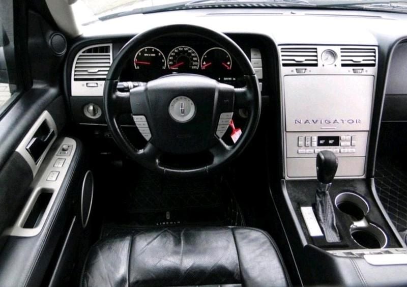 Schwarz Gebraucht 2003 Lincoln Navigator SUV | 2.500 € - Bild 1/4