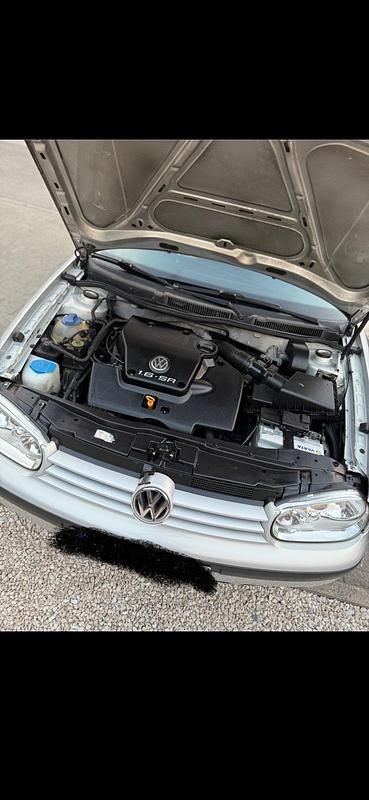 Gebraucht VW Golf IV 100 PS (73 kW) 1999 Silber Kleinwagen