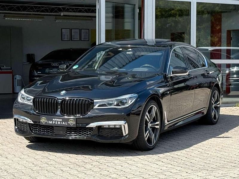 Saphirschwarz Gebraucht 2017 BMW 730 M Sport Limousine | 34.800 € (Fairer Preis) - Bild 1/4