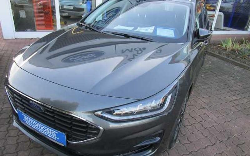 Neu Ford Focus Titanium 155 PS (114 kW) 2025 Grau Kombi