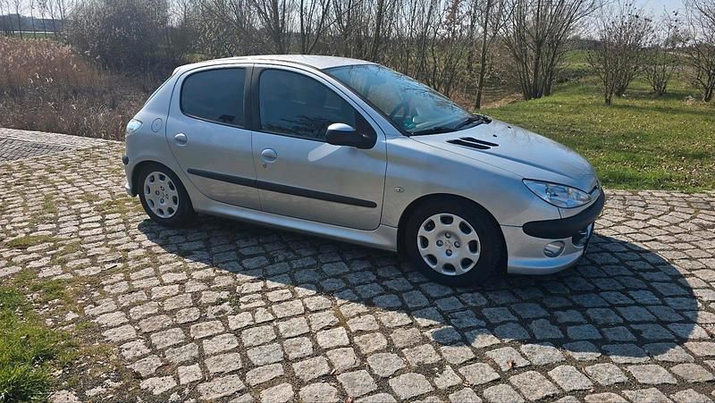 Gebraucht Peugeot 206 88 PS (64 kW) 2006 Silber Kleinwagen