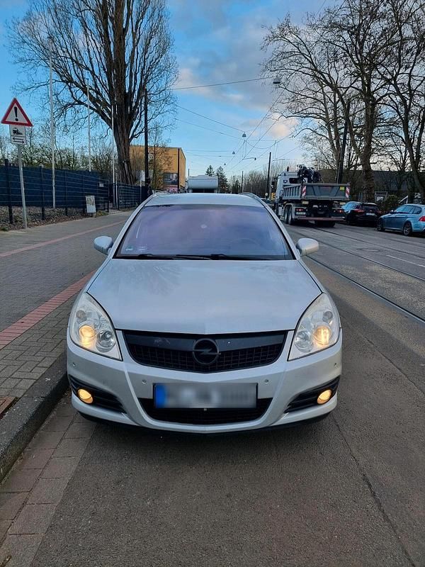 Gebraucht Opel Vectra 150 PS (110 kW) 2008 Silber Kombi