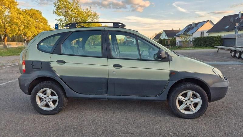 Gebraucht Renault Scénic Privilege 101 PS (74 kW) 2001 Grün Van / Kleinbus