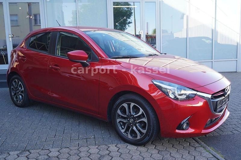 Rot Gebraucht 2015 Mazda 2 Sports-Line Limousine | 10.990 € (Fairer Preis) - Bild 1/4