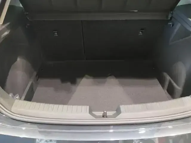 Gebraucht Seat Leon Style 150 PS (110 kW) 2024 Magnetic grau metallic Limousine