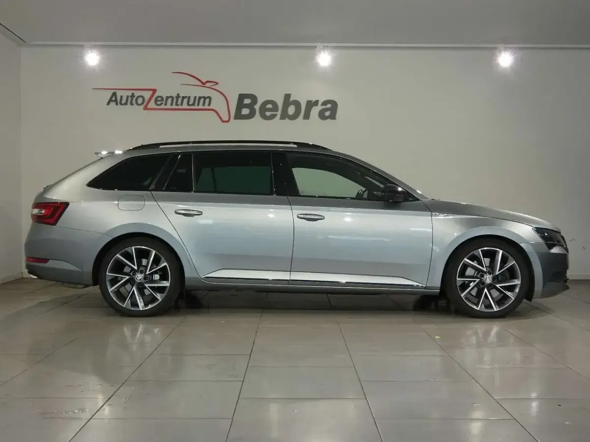 Gebraucht Skoda Superb SportLine 280 PS (205 kW) 2018 Seda business/business grey Kombi