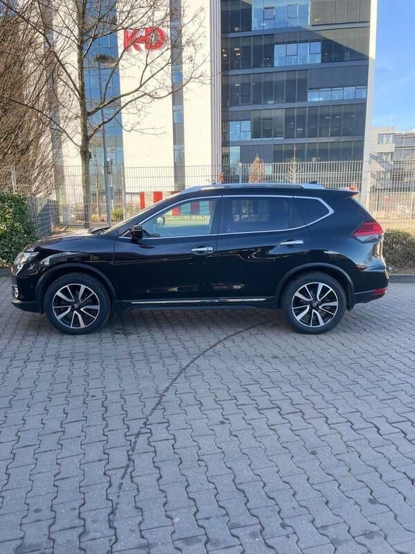 Schwarz Gebraucht 2018 Nissan X-Trail Tekna SUV | 18.200 € (Etwas zu teuer) - Bild 1/4