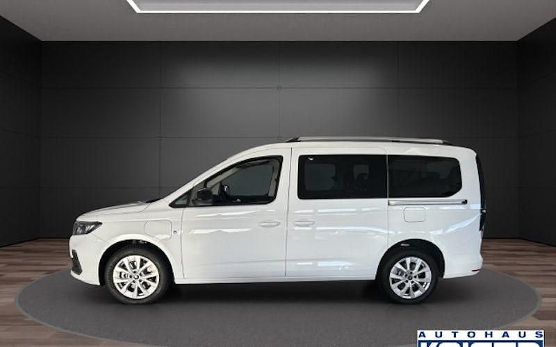 Neu Ford Tourneo Titanium 150 PS (110 kW) 2025 Frostweiß Van / Kleinbus