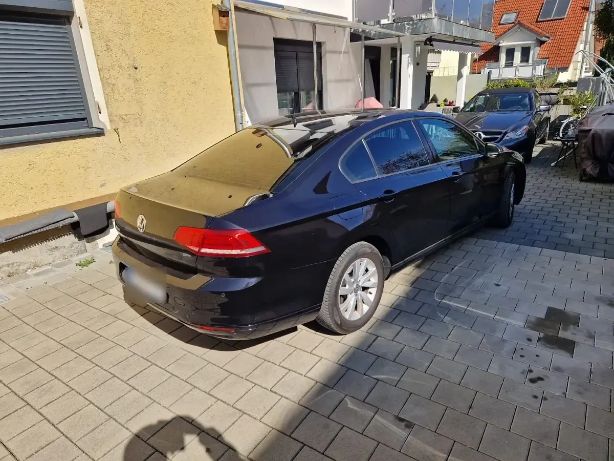 Gebraucht VW Passat 150 PS (110 kW) 2019 Schwarz Limousine