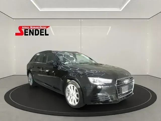 Używany Audi A4 Basis 190 KM (139 kW) 2016 Czarny Kombi