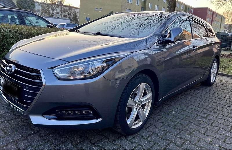 Gebraucht Hyundai i40 141 PS (103 kW) 2017 Grau Kombi
