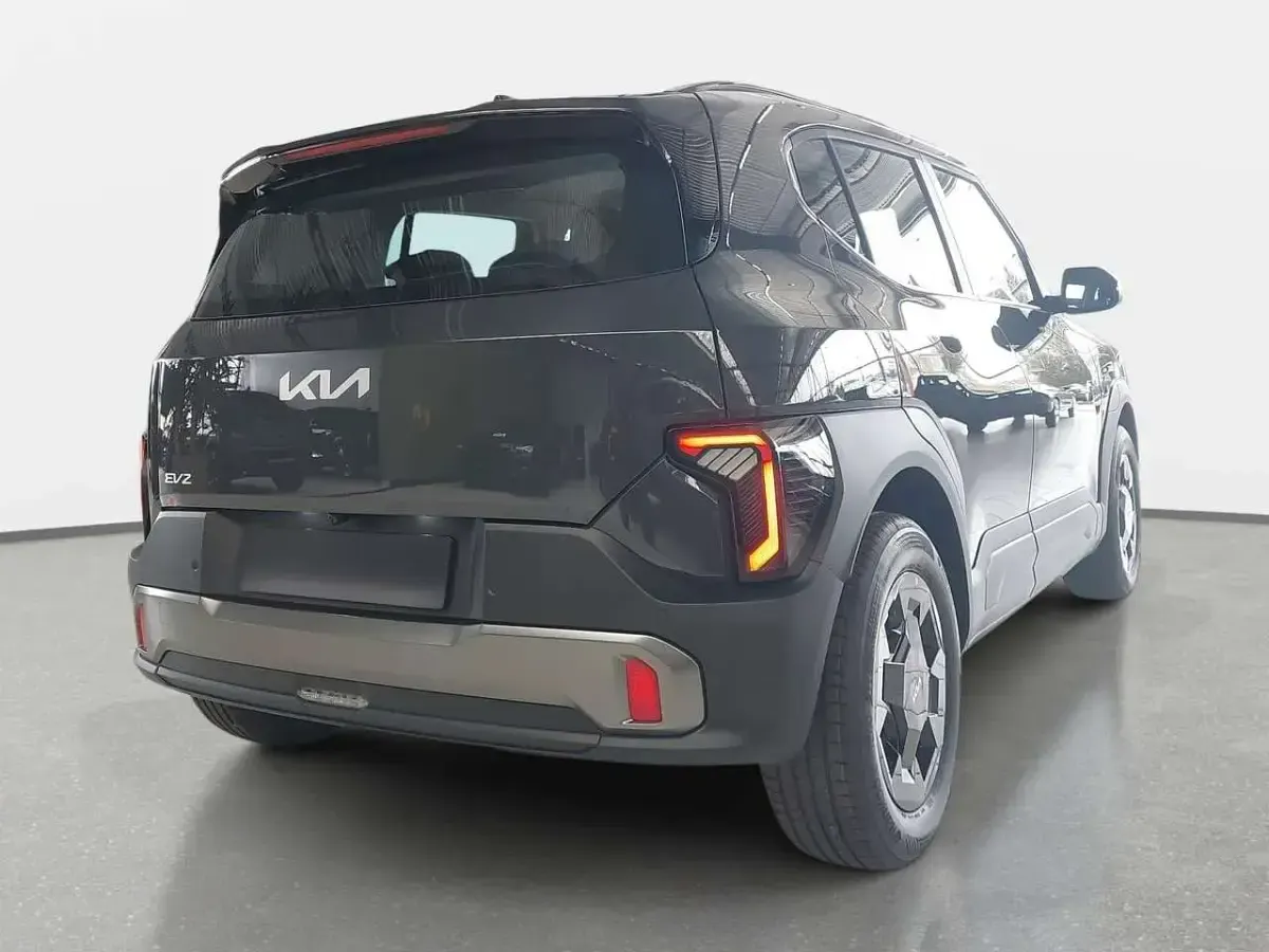 Neu Kia EV2 Air 108 kW (147 PS) 2026 Grau SUV