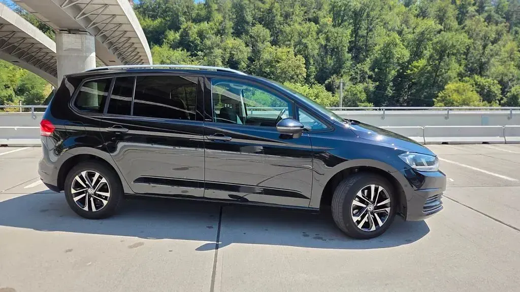 Gebraucht VW Touran IQ Drive 116 PS (85 kW) 2019 Schwarz Van / Kleinbus