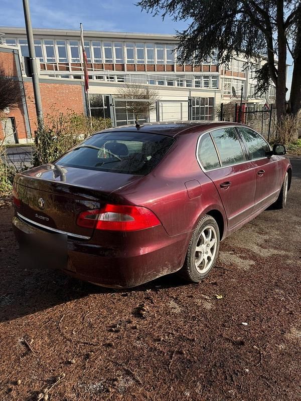 Gebraucht Skoda Superb 160 PS (117 kW) 2010 Rot Limousine