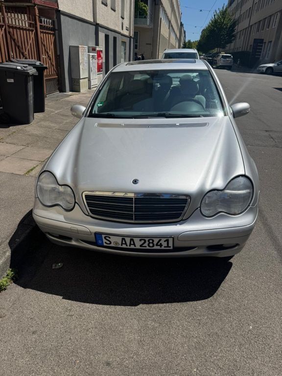 Silber Gebraucht 2001 Mercedes C180 Elegance Limousine | 1.900 € (Guter Preis) - Bild 1/4