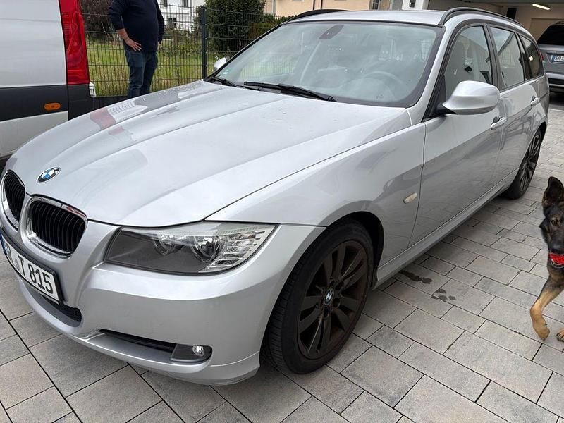Silber Gebraucht 2012 BMW 318 Performance Kombi | 5.500 € (Superpreis) - Bild 1/4